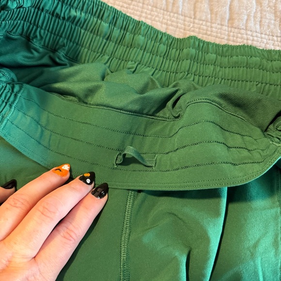 Lululemon Hotty Hot High Rise Lined Shorts - Size 14 - Picture 3 of 6